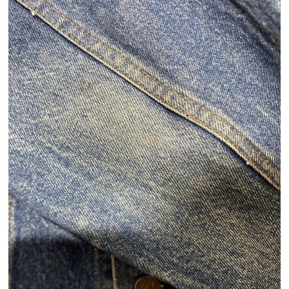 Vtg Levis Trucker Denim Jean Jacket Type III 70505 0217 Size 40 USA Medium Wash